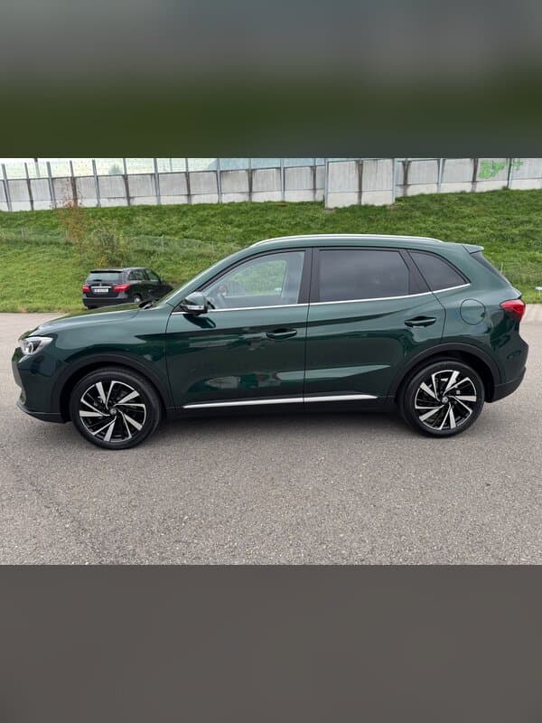 MG ZS Luxury – Seitenansicht