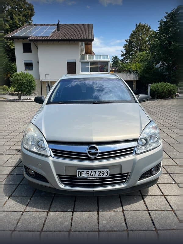 Opel Astra Caravan – Front